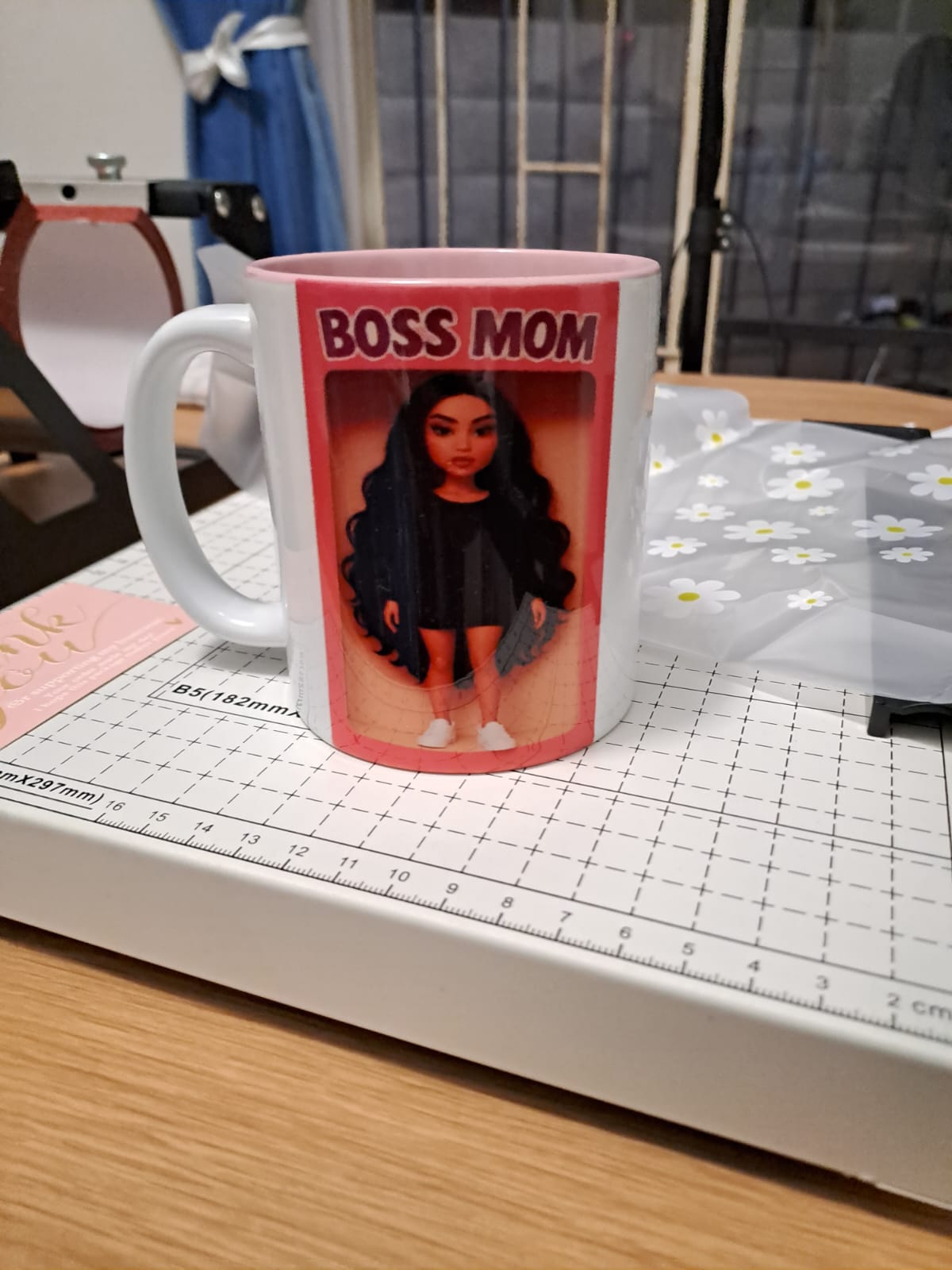Custom Photo Mugs & Graphic Drinkware
