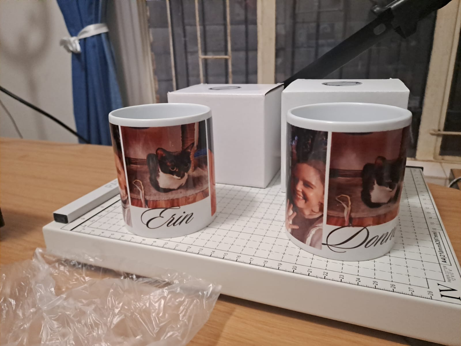 Custom Photo Mugs & Graphic Drinkware